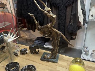 fasion2art - Second-hand Clothing in Basel-Stadt