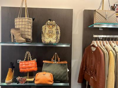 REAWAKE Geneva - Bongénie - Second-hand Clothing in Geneva