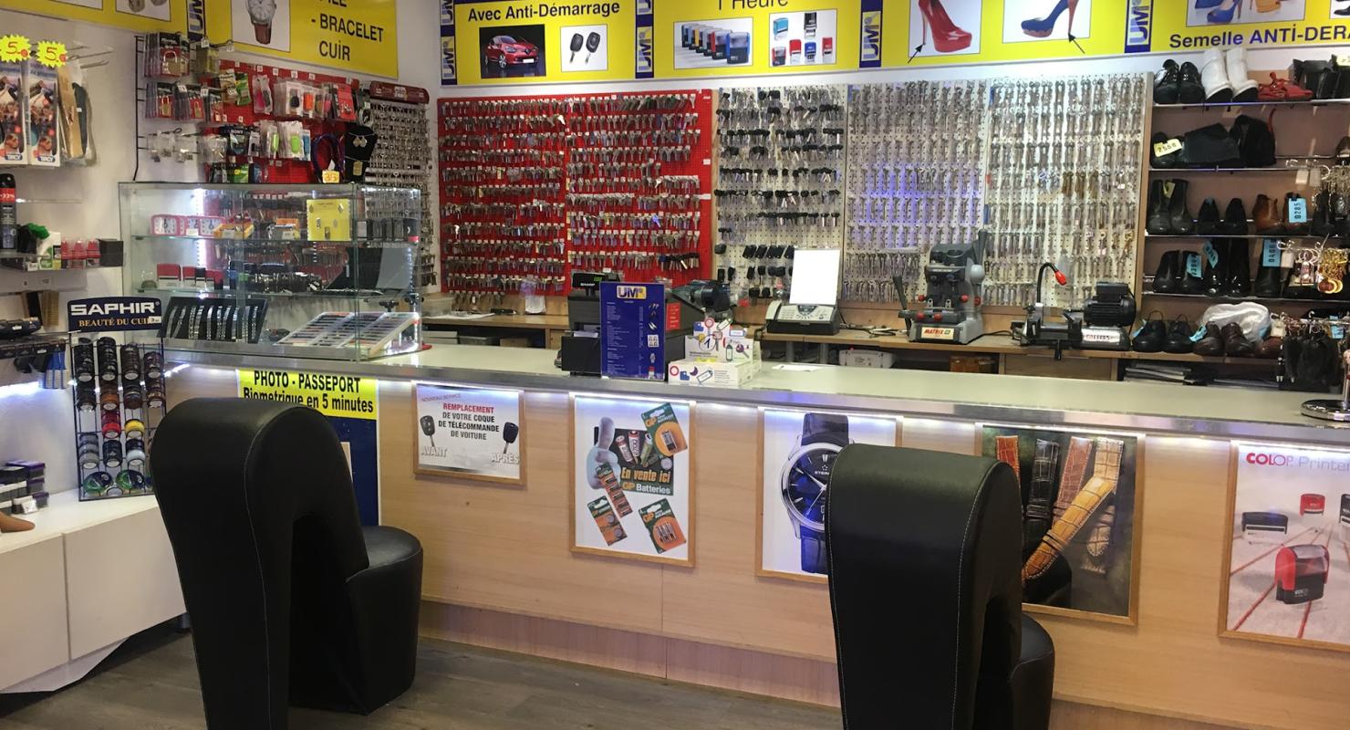 UM MINUTE cordonnier - Second-Hand-Kleidung in Genf