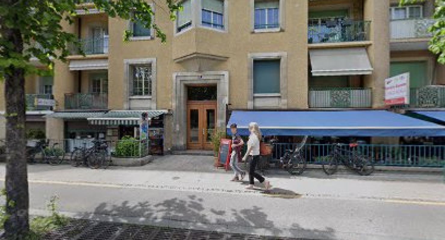 Mrs. Elisa Sancosme Tailleur - Upcycled Fashion in Geneva