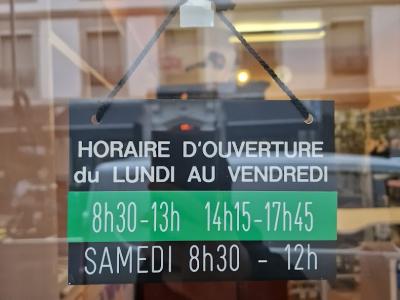 Mr. Salvatore Calleri Cordonnerie - Vêtements de seconde main à Genève