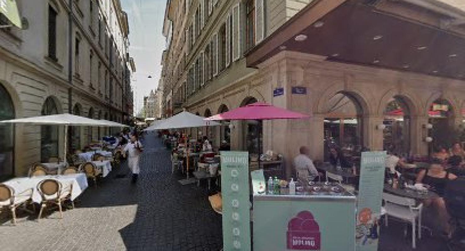 Mirpuri Raj / AJ Collections SA - Upcycling-Mode in Genf