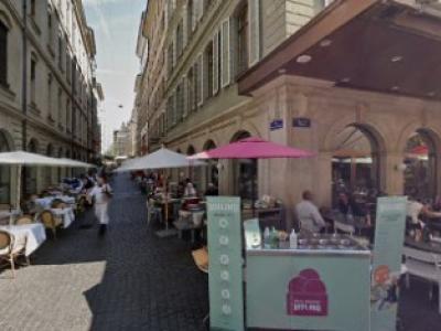 Mirpuri Raj / AJ Collections SA - Upcycling-Mode in Genf