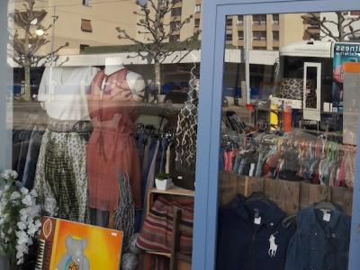 Boom... impulsion hommes,femmes, enfants, brocante, - Second-hand Clothing in Geneva