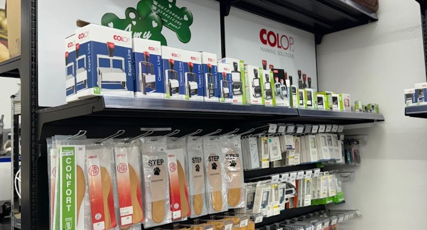 As services / Double de Clé /copie de clé / Gravure / Tampons / cordonnerie - Second-hand Clothing in Geneva