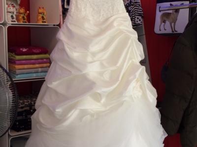 Schneideratelier Madeleine - Schneiderei für Brautkleider & Abendkleider - Repair & Alteration in Glarus