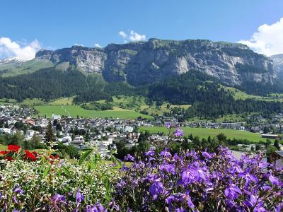 YVEMA collective - Second-hand Clothing in Grisons