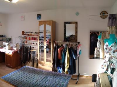 Schneiderei Atelier Rainbow - I. Korda - Upcycled Fashion in Grisons