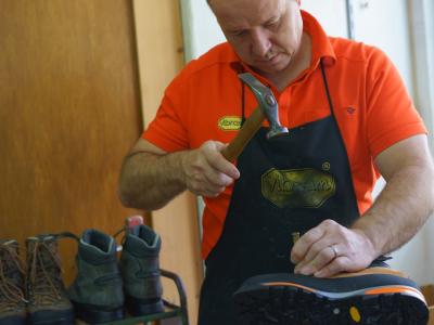 New Rada Schuhmacherei GmbH Le Prese - Second-hand Clothing in Grisons