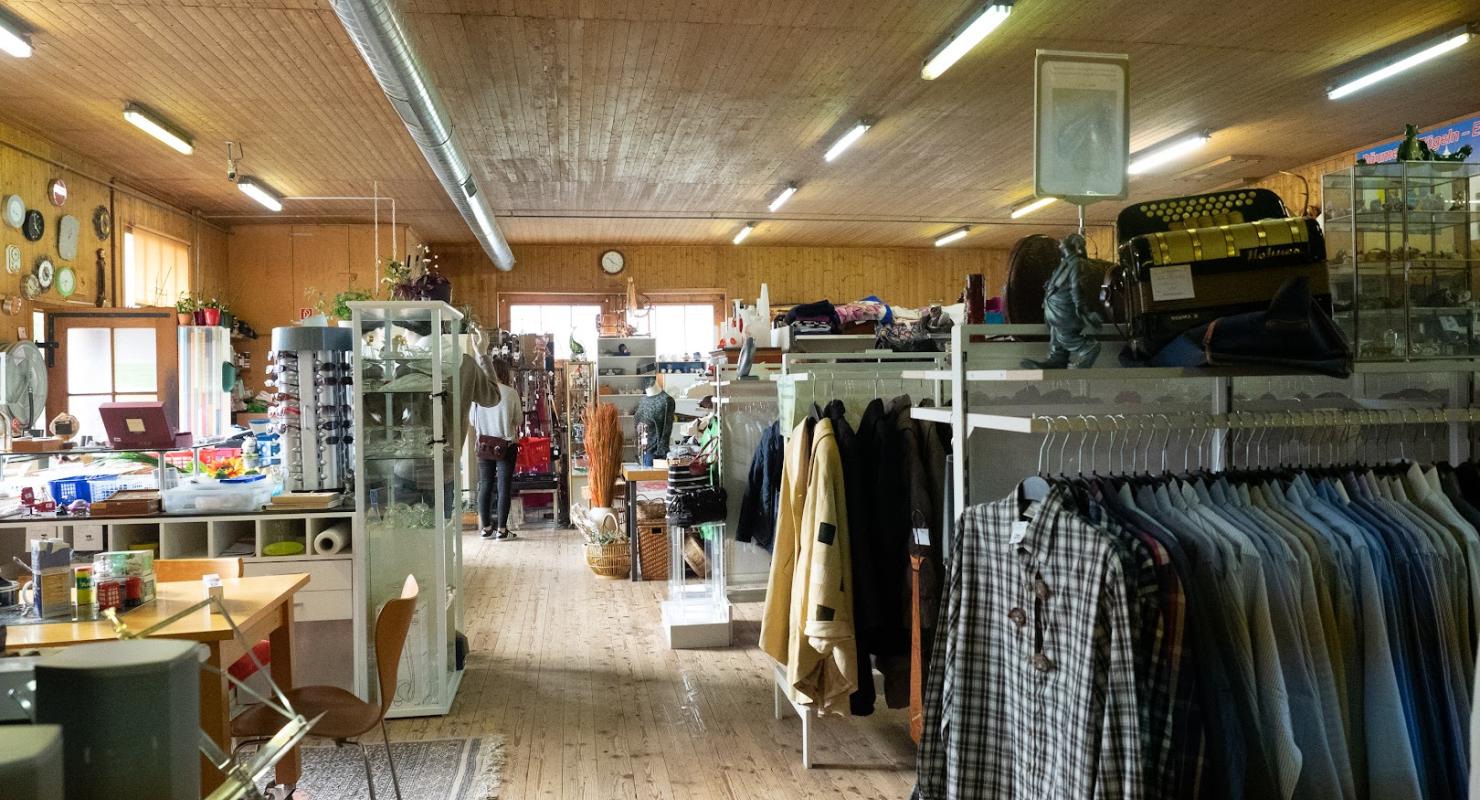 Brockenstube des Blauen Kreuzes GR - Second-Hand-Kleidung in Graubünden