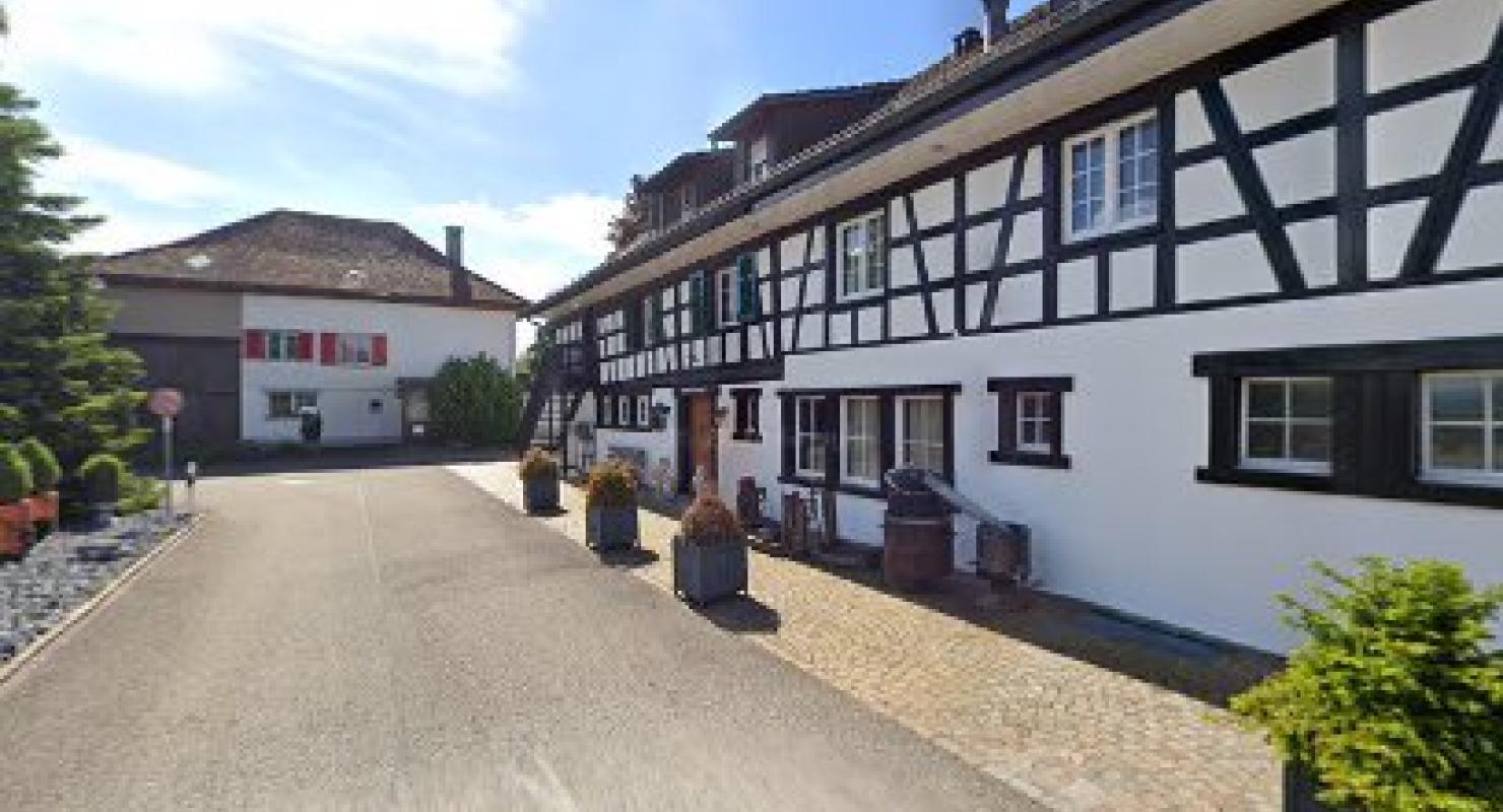 Oberhofen - Upcycled Fashion in Thurgau