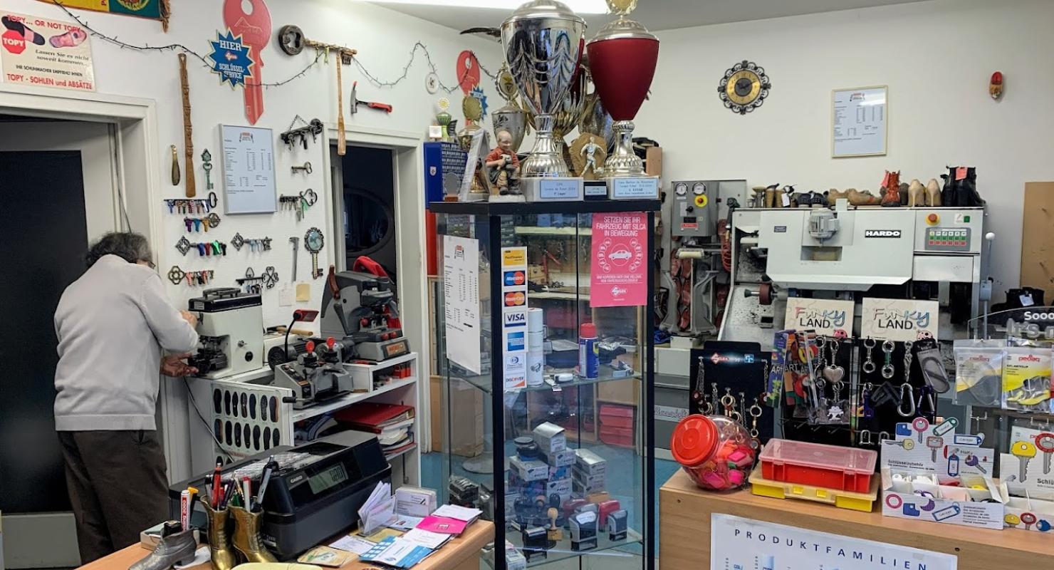 Pereira's Schuhe Reparaturen/Verkauf und Schlüsselservice - Second-hand Clothing in Thurgau