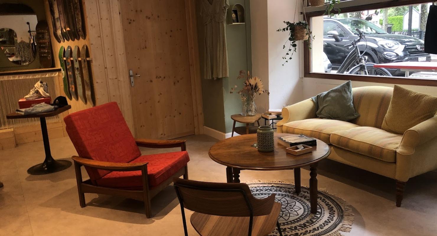 sang neuf - Second-Hand-Kleidung in Wallis