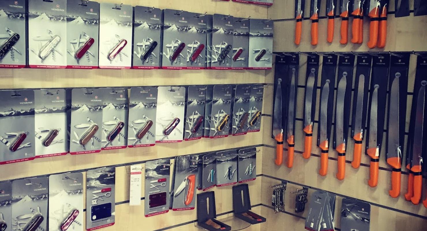 Sàrl Cordonnerie Multi-Services - Second-hand Clothing in Valais