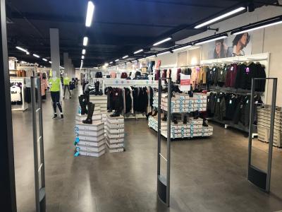 Gemo Shoes and Clothing - Second-hand Clothing in Valais