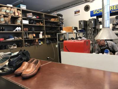 Salvatore Vitaliano Schuhmacherei - Second-hand Clothing in Lucerne