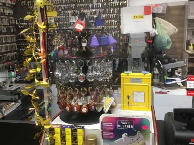 Mister Max Gmbh - Second-hand Clothing in Lucerne