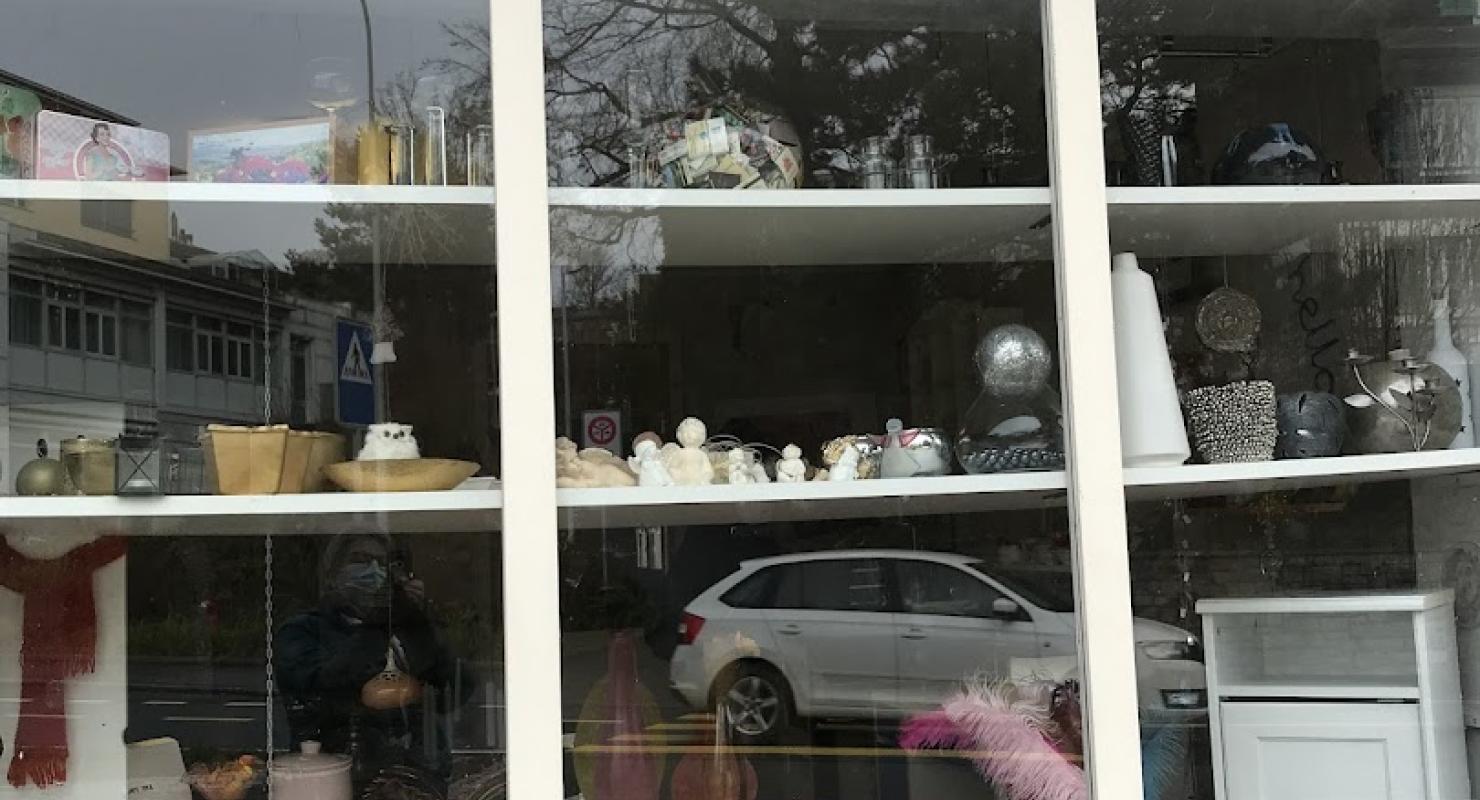 Brockenstube Frauenverein Meggen - Second-hand Clothing in Lucerne