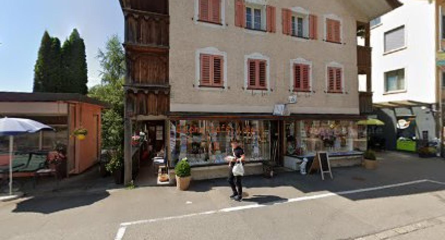Büchercafé Lollypop - Second-hand Clothing in Lucerne