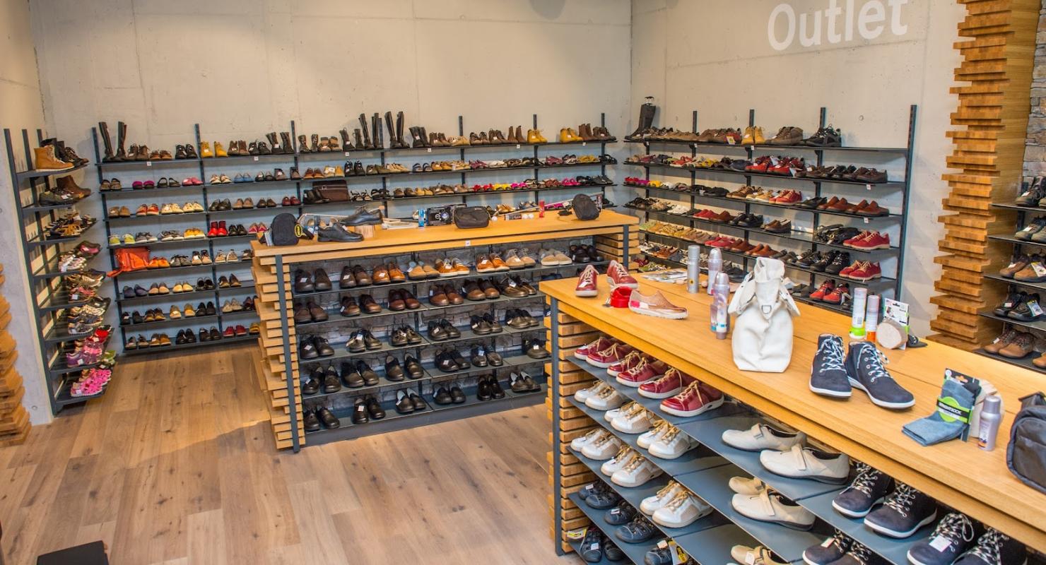 HELVESKO AG - Hauptgeschäft in Reiden - Bequemschuhe - Second-hand Clothing in Lucerne