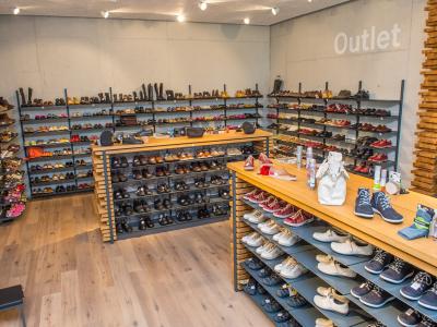 HELVESKO AG - Hauptgeschäft in Reiden - Bequemschuhe - Second-hand Clothing in Lucerne
