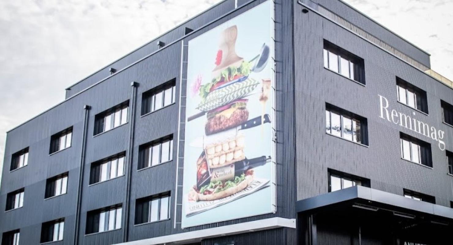 Rölli Auktionen & Philatelie AG - Abbigliamento di seconda mano in Lucerna