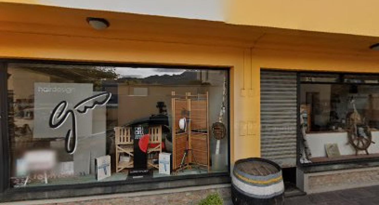 Mrs. Sibel Casartelli - Mode upcyclée in Tessin