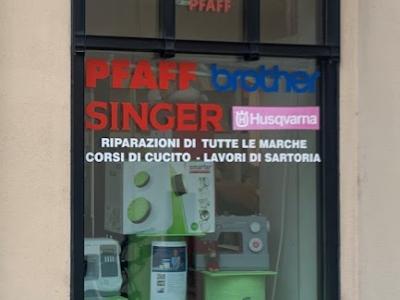 BETTOSINI MACCHINE PER CUCIRE - Second-hand Clothing in Ticino