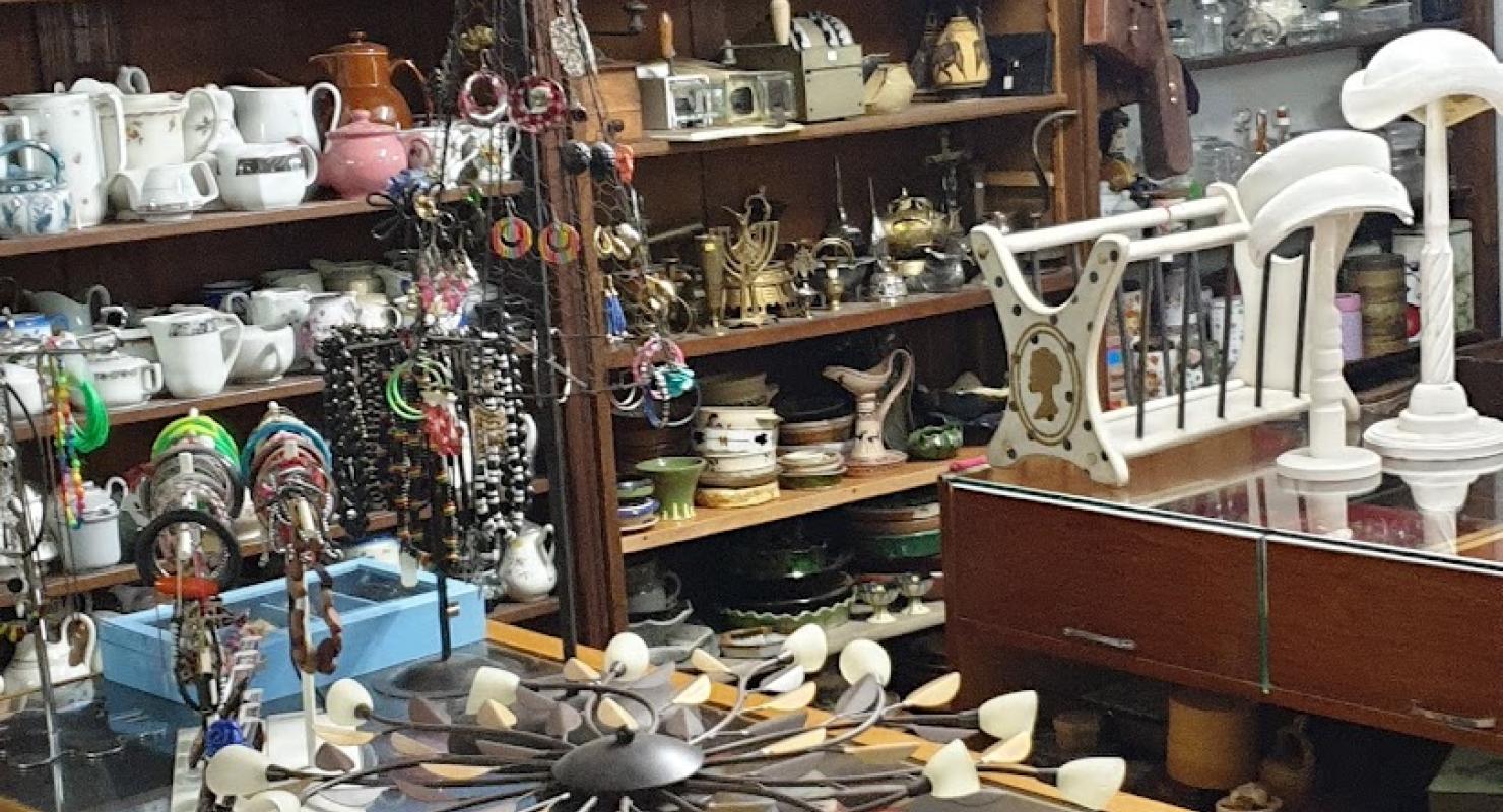 Brocante dcoco - Second-hand Clothing in Vaud