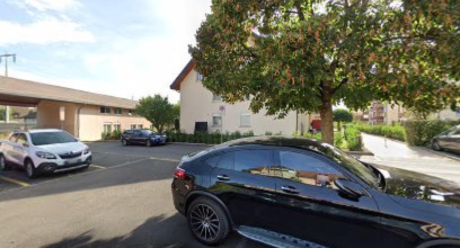 SHENANNZ - Anila Hussain - Upcycling-Mode in Waadt