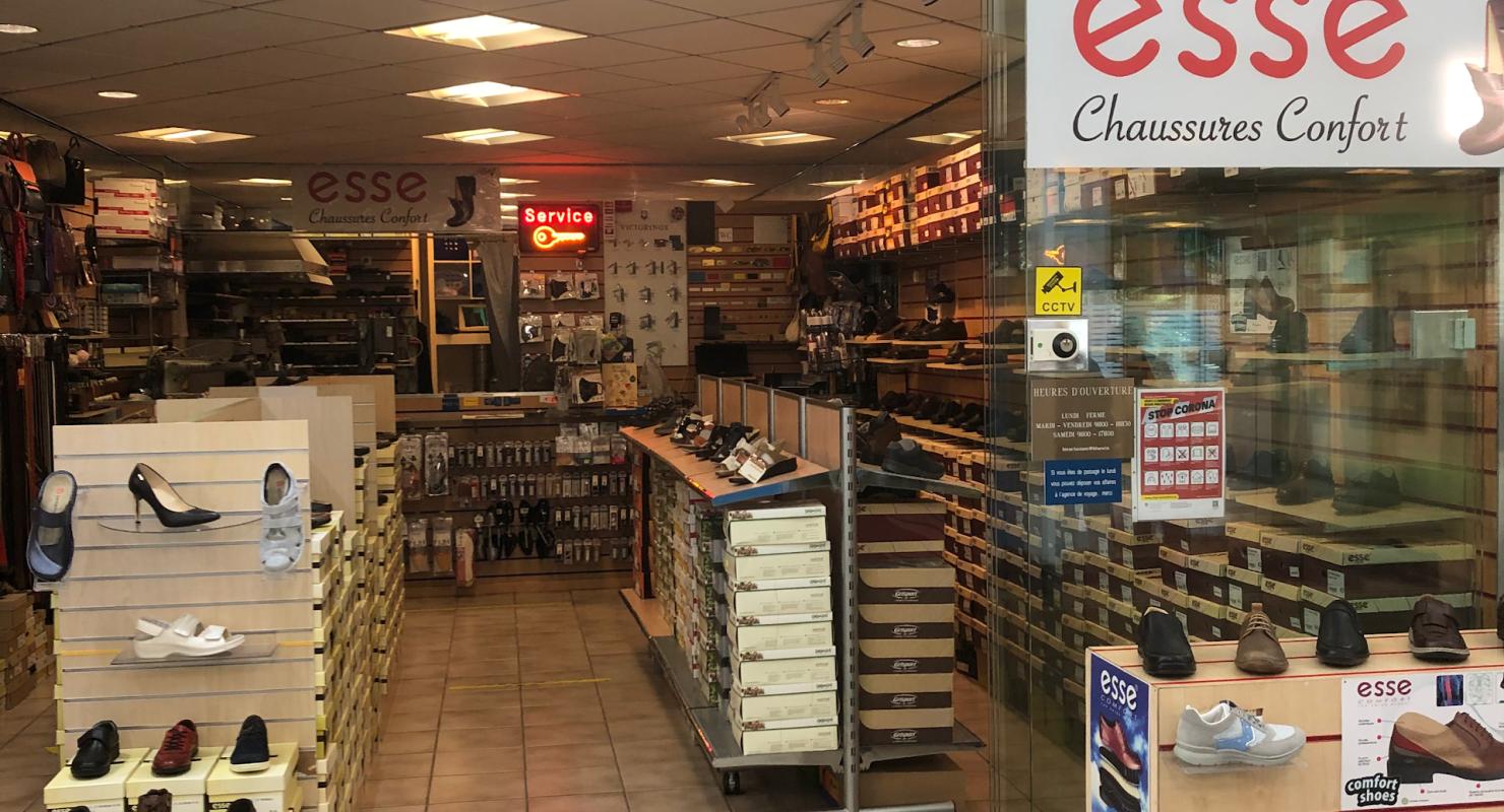 Cordonnerie de la Croix - Blanche - Second-hand Clothing in Vaud