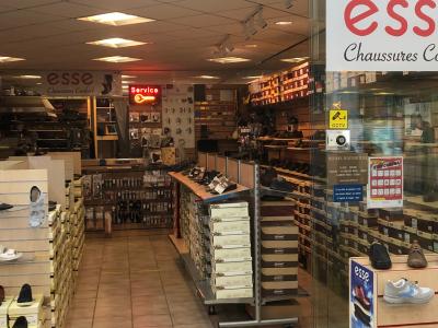 Cordonnerie de la Croix - Blanche - Second-hand Clothing in Vaud