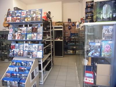 Cash Trading Sàrl - Second-hand Clothing in Vaud