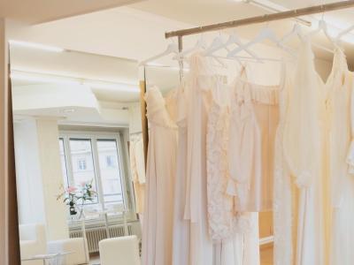 Calla Lilies - Repair & Alteration in Vaud