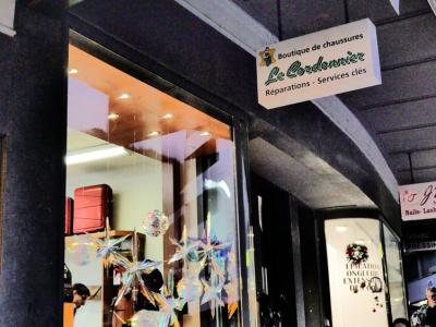 Cordonnerie de la Paix - Second-hand Clothing in Vaud