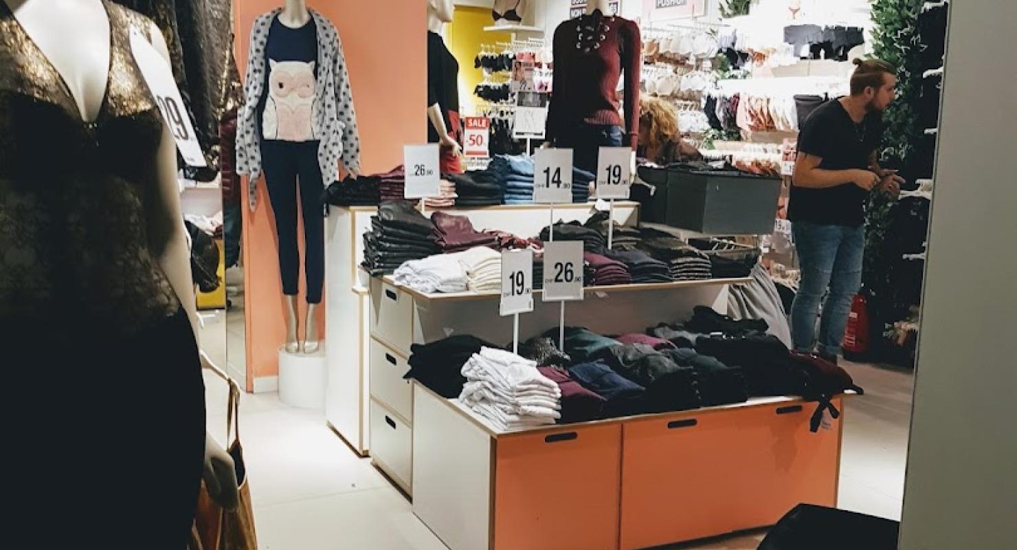 Tezenis - Second-hand Clothing in Vaud