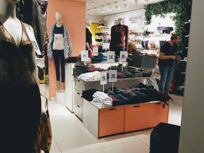 Tezenis - Second-hand Clothing in Vaud