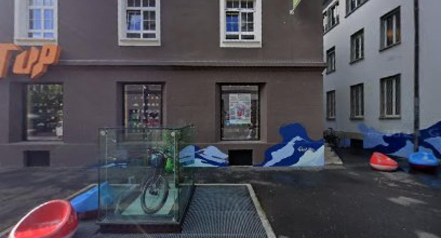 La Freeperie Lausanne Flon | Streetwear & Vintage Store - Second-hand Clothing in Vaud