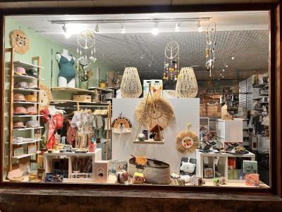 Boutique Parenthèse enchantée - Second-hand Clothing in Vaud