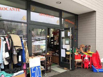 La Brocante solidaire Arti-Puces - Vêtements de seconde main à Vaud