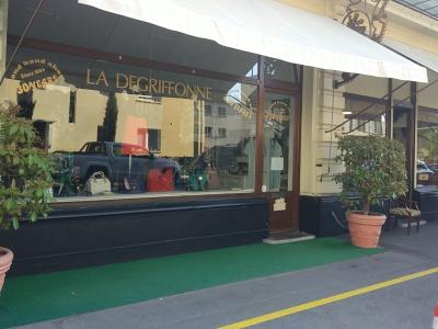 la Dégriffonne - Second-hand Clothing in Vaud