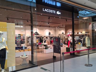 Lacoste - Second-hand Clothing in Vaud