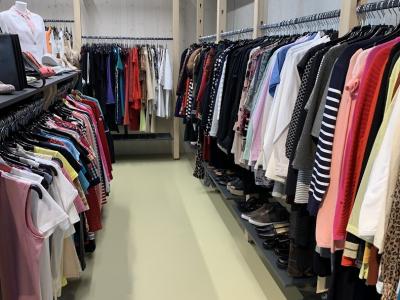 LADEN 2 - Second-hand Clothing in Zug