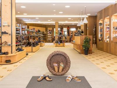 Schuhhaus Romang - Second-hand Clothing in Bern