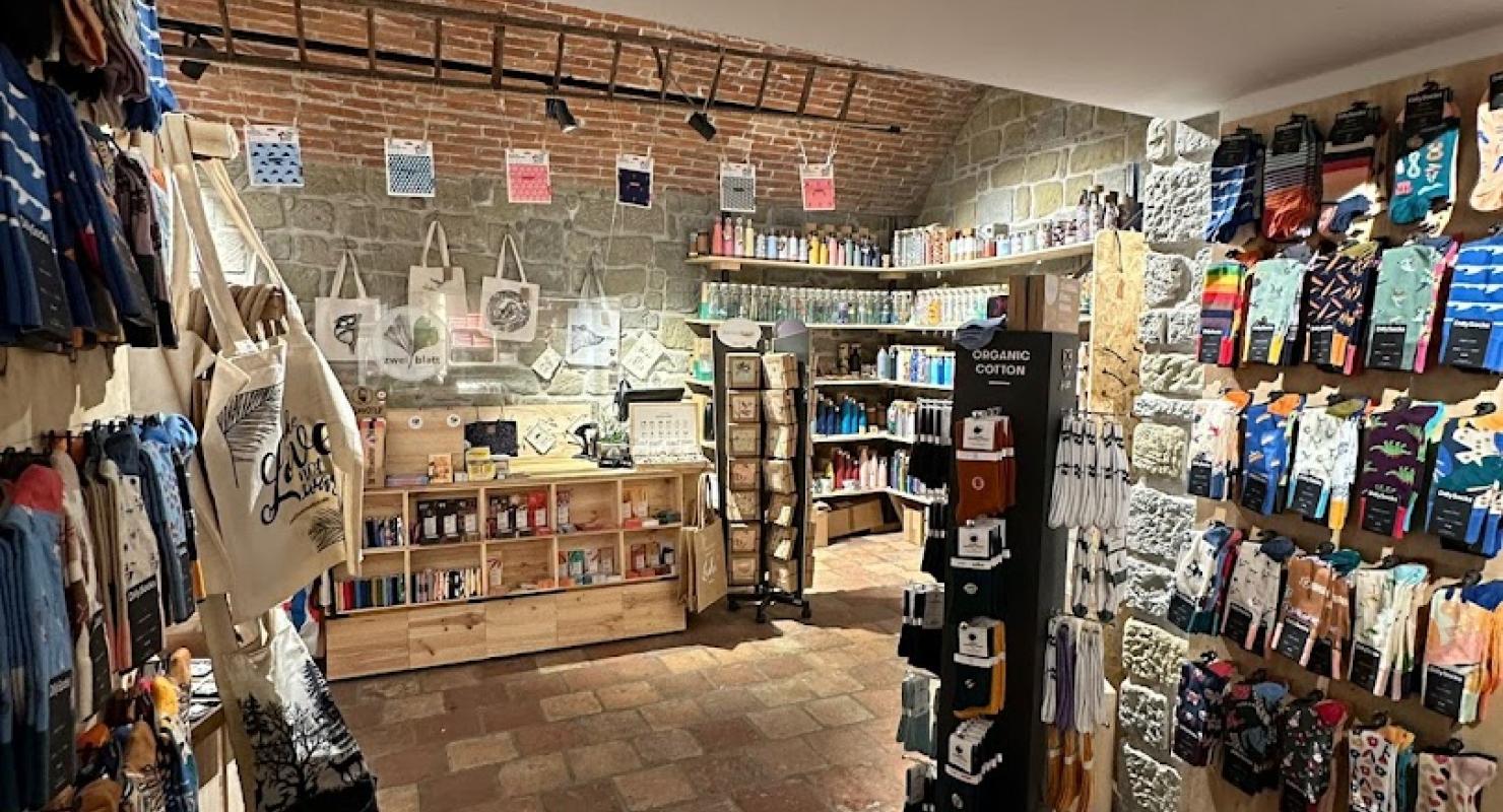 Zweiblatt Concept Store - Second-Hand-Kleidung in Bern