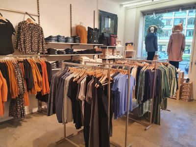 RRREVOLVE Second Life & Basics - Second-hand Clothing in Bern