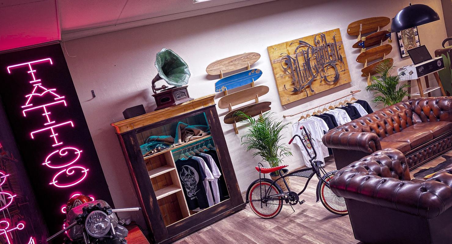 Old Capital Tattoo & Piercing Parlor - Second-hand Clothing in Bern