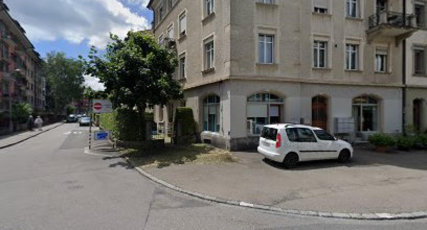 Mrs. Verena Hasler Tailleur - Moda upcycled in Berna