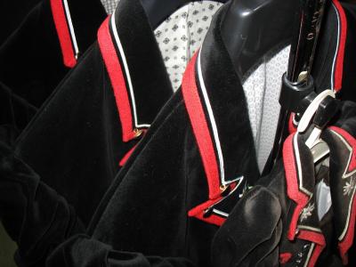 Schneiderei zum Mutz GmbH - Moda upcycled a Berna