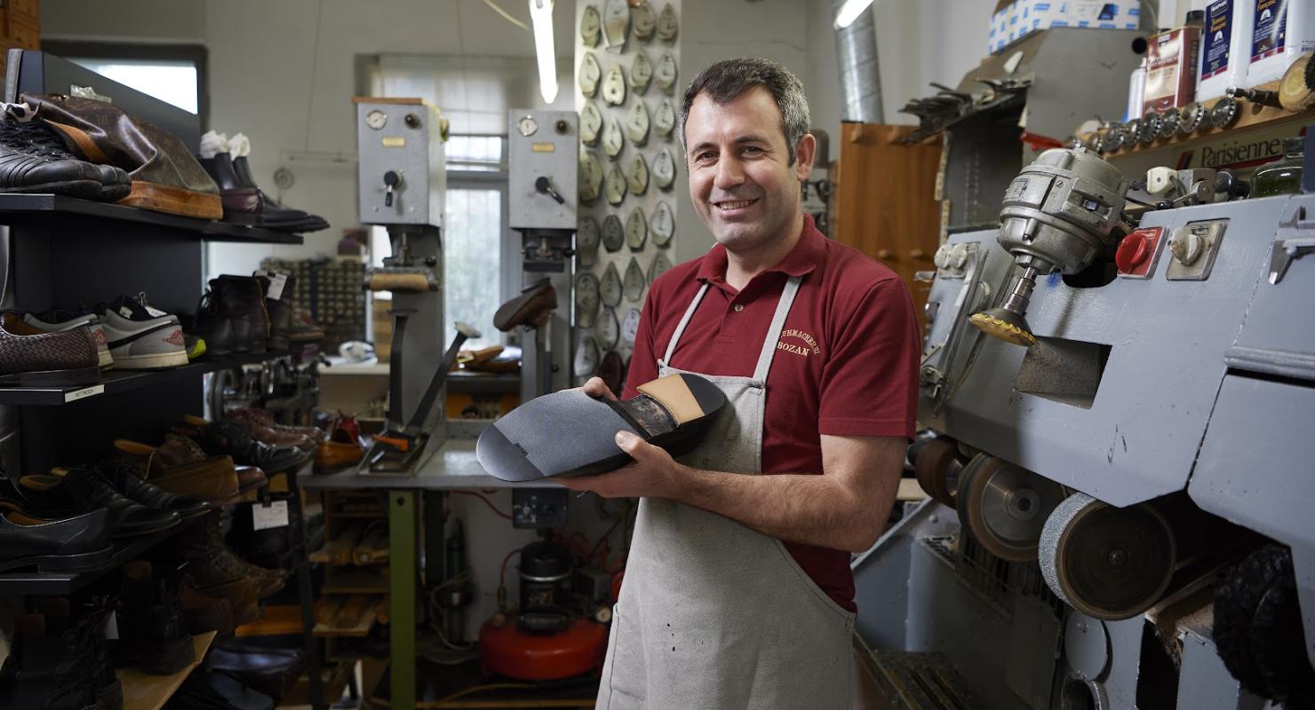 SCHUHMACHEREI BOZAN - Abbigliamento di seconda mano in Berna